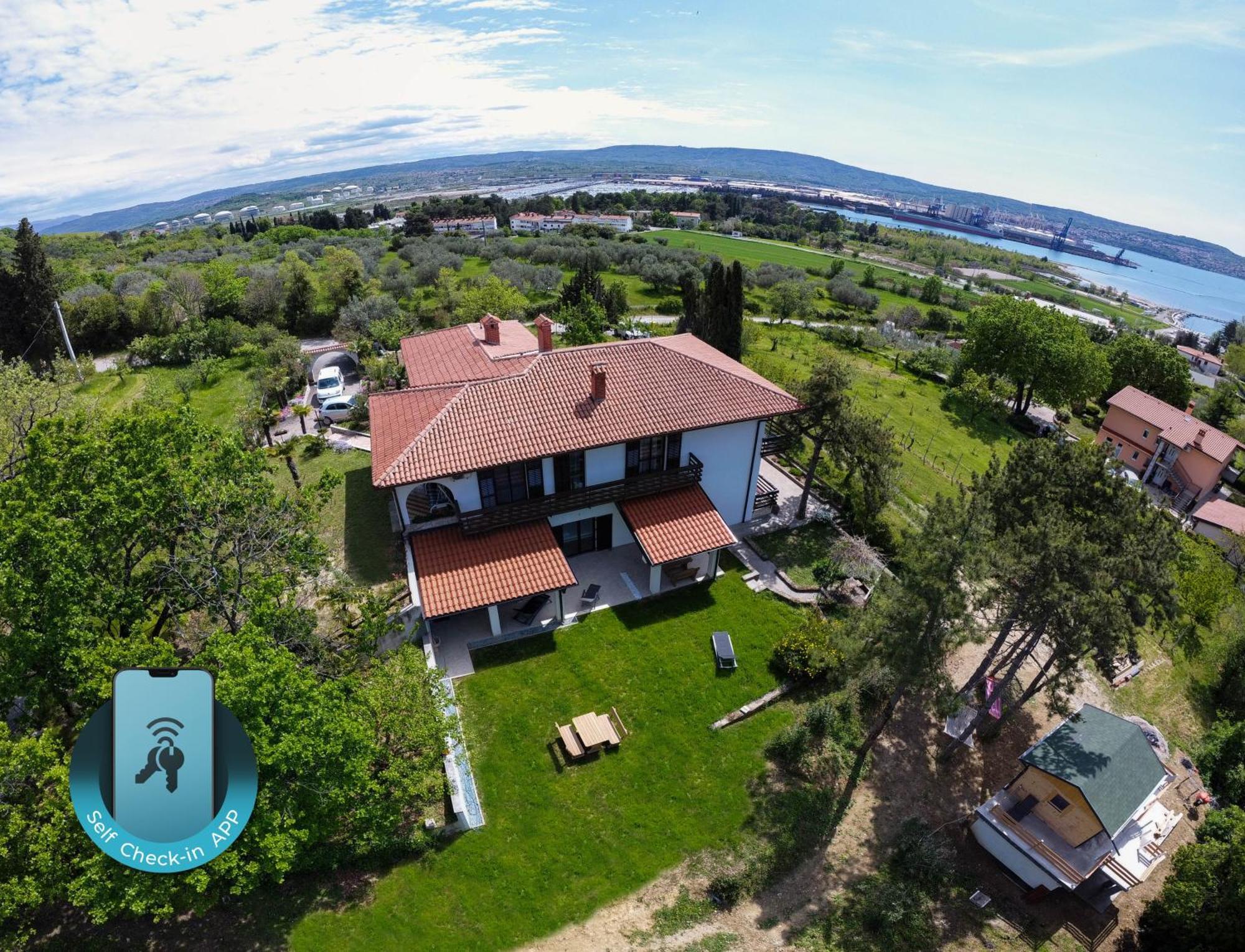 Active Chillax Oasis Apartments Ankaran Zewnętrze zdjęcie